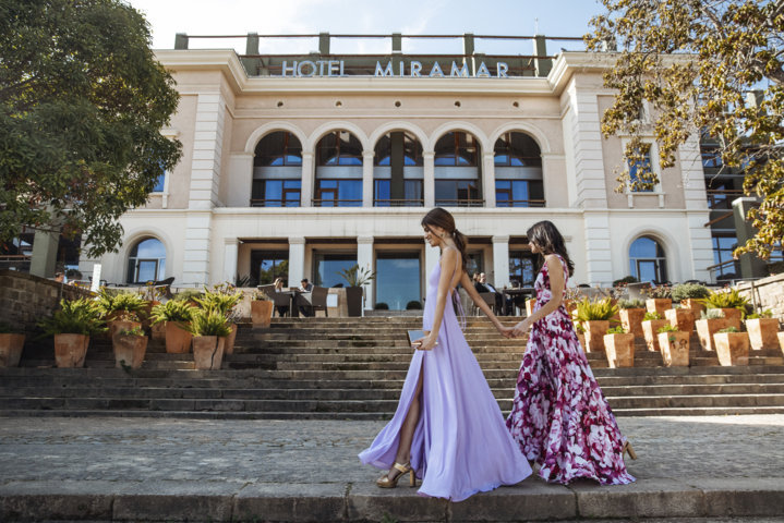 VESTIDO VALERIA MALVA Y VESTIDO KARLA FLORES